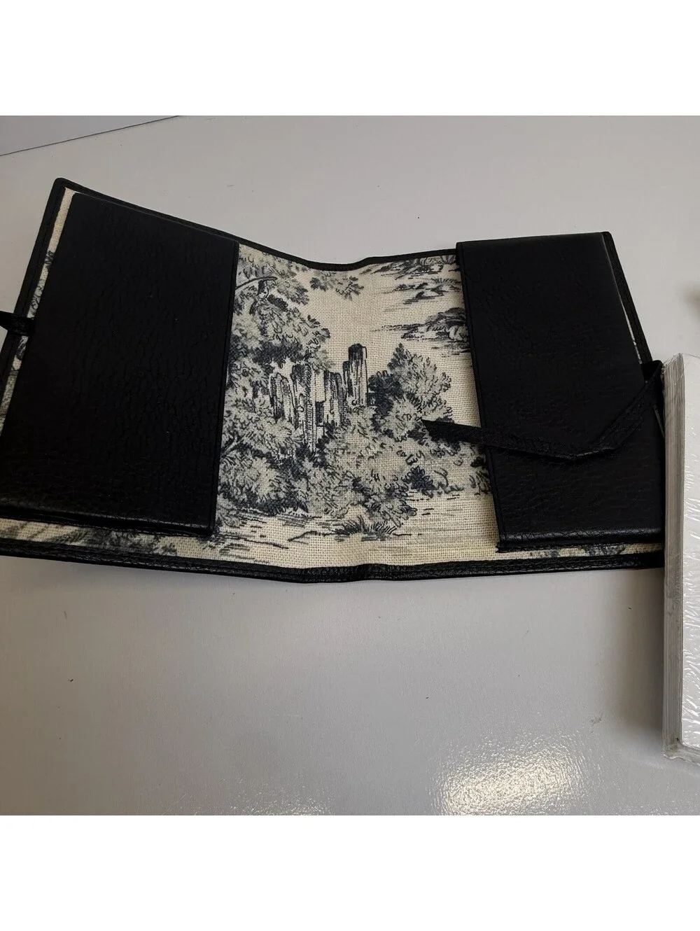 Brighton Leather Bi-Fold Wallet Checkbook Note Pad Large Organizer Planner Heart